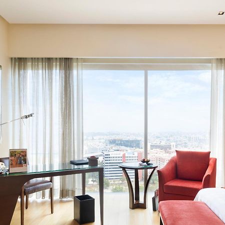 โรงแรมไทรเด็นท์ไฮเดอร์ราแบด ไฮเดอราบัด ภายนอก รูปภาพ A room at the hotel