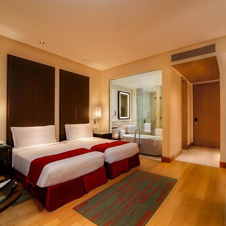 โรงแรมไทรเด็นท์ไฮเดอร์ราแบด ไฮเดอราบัด ภายนอก รูปภาพ A room at the Taj Bengal