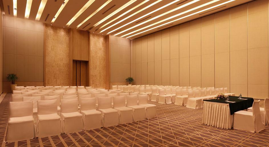 โรงแรมไทรเด็นท์ไฮเดอร์ราแบด ไฮเดอราบัด ภายนอก รูปภาพ The Grand Ballroom