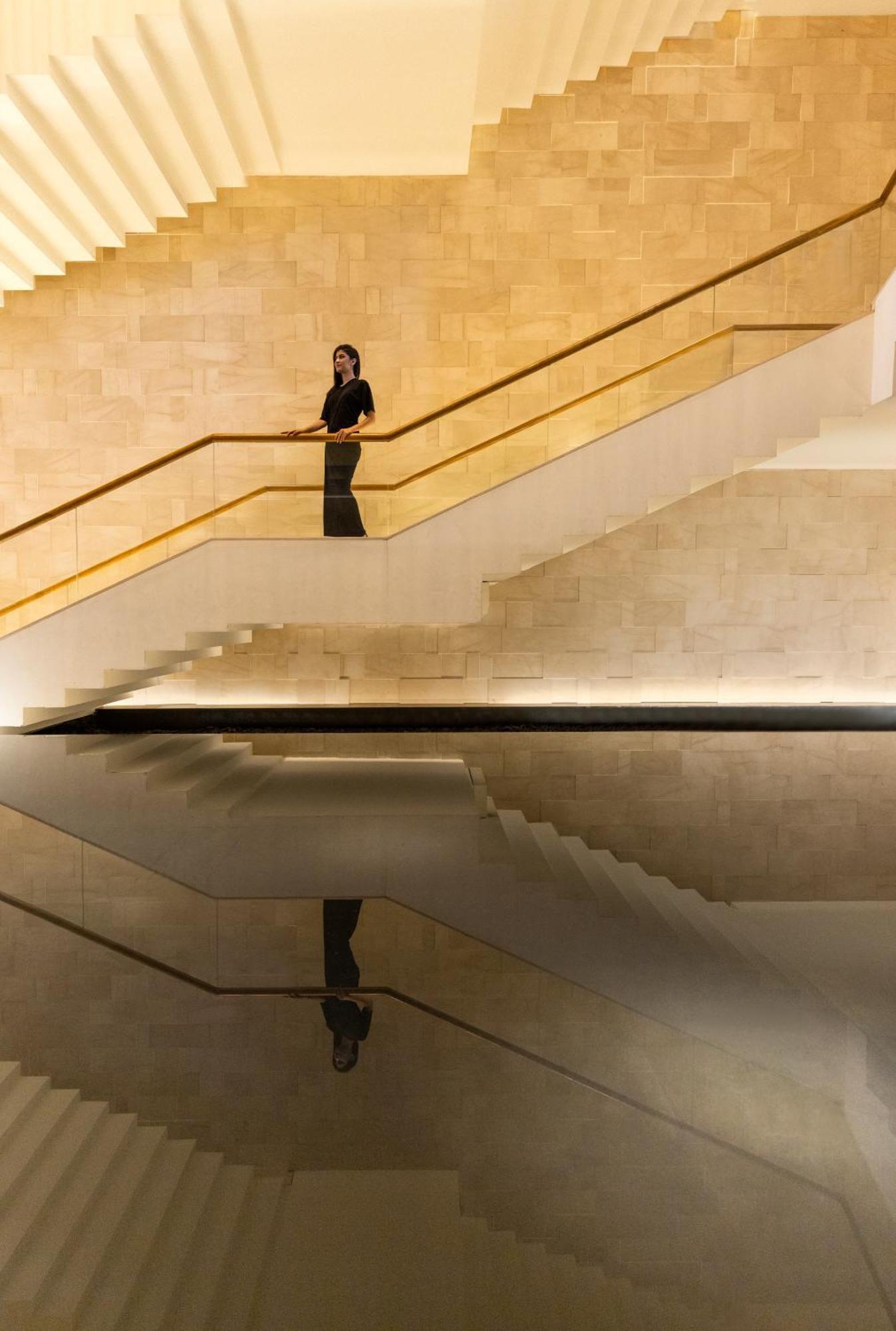 โรงแรมไทรเด็นท์ไฮเดอร์ราแบด ไฮเดอราบัด ภายนอก รูปภาพ The staircase