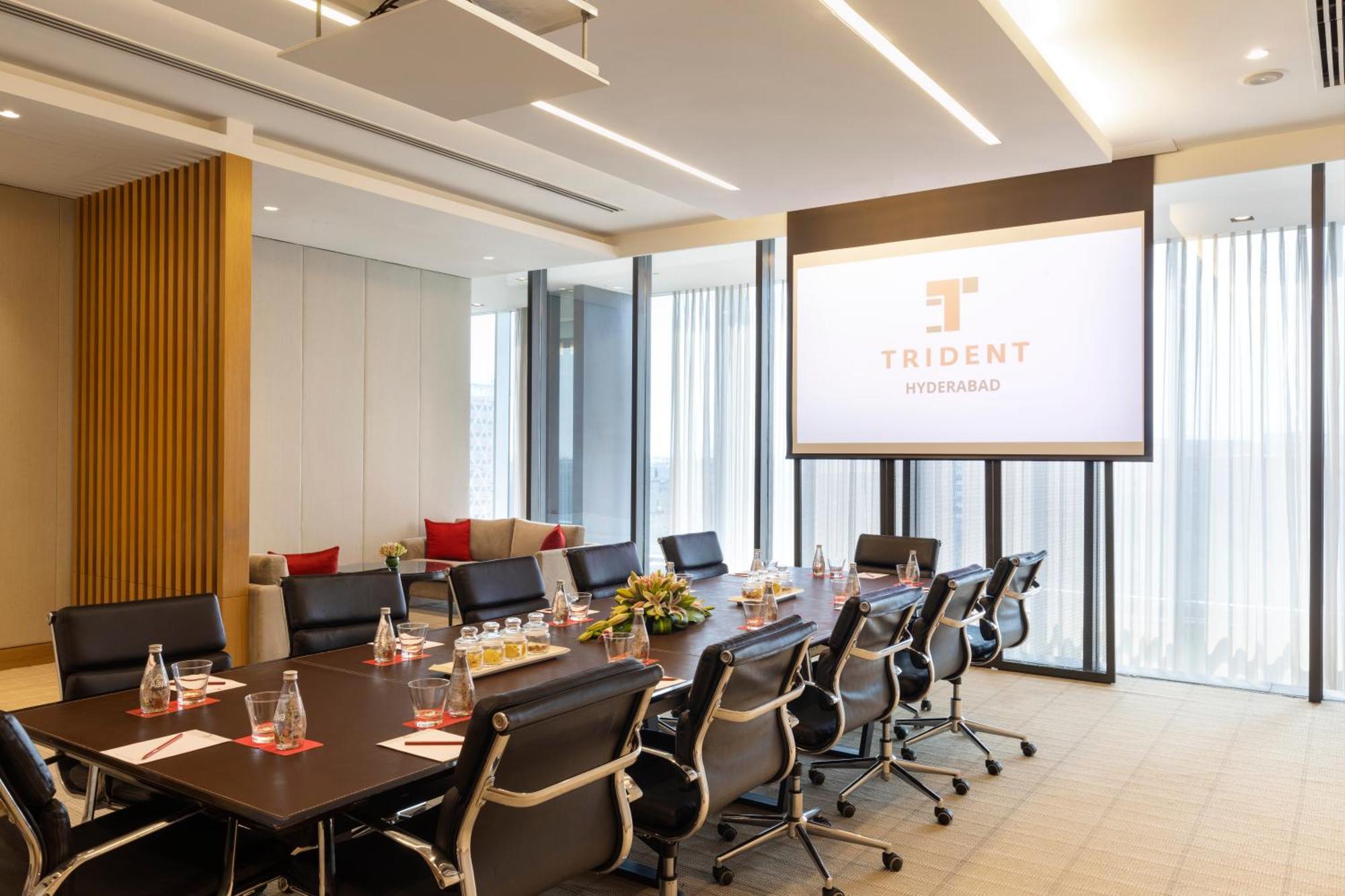 โรงแรมไทรเด็นท์ไฮเดอร์ราแบด ไฮเดอราบัด ภายนอก รูปภาพ Meeting room