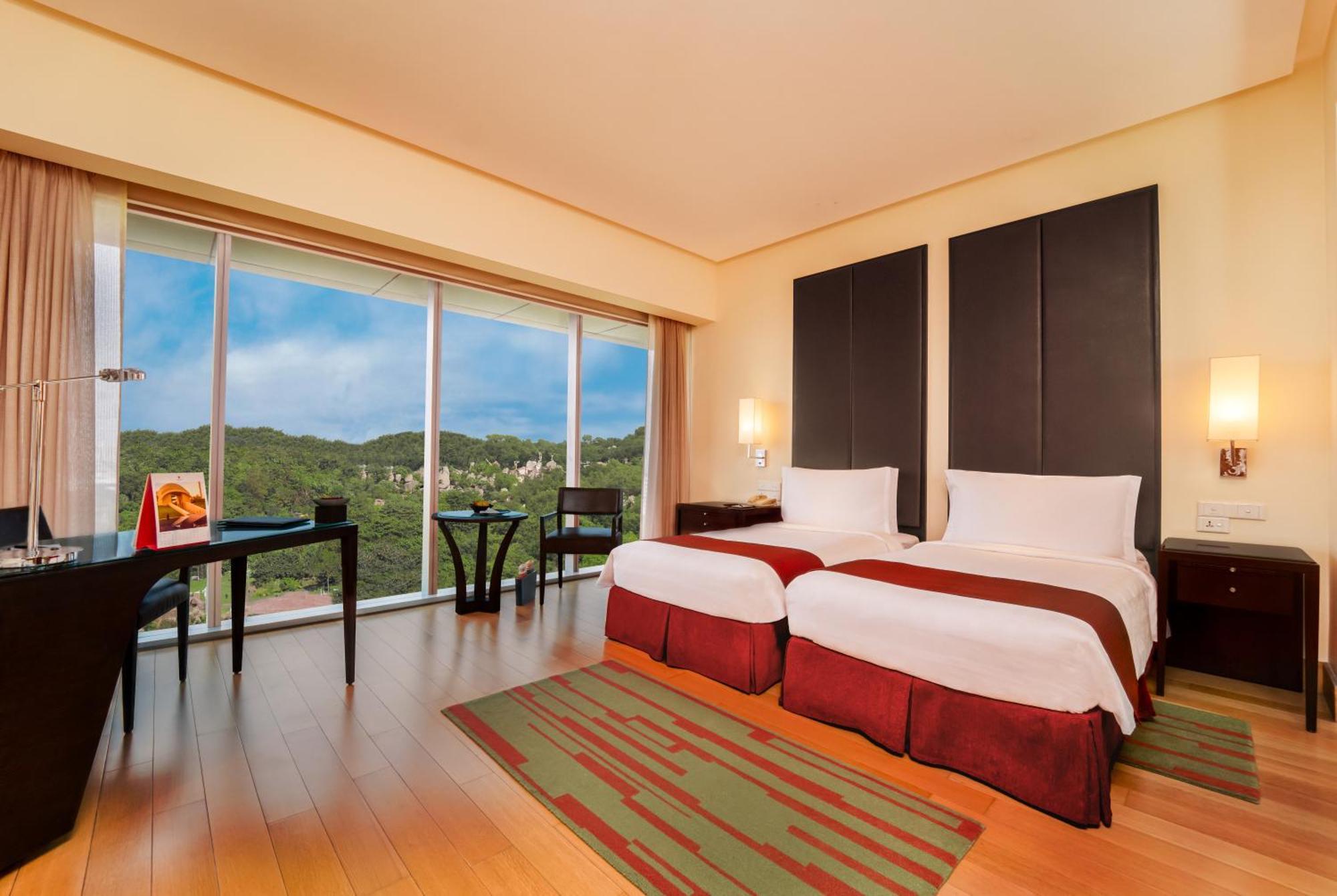 โรงแรมไทรเด็นท์ไฮเดอร์ราแบด ไฮเดอราบัด ภายนอก รูปภาพ Deluxe Room